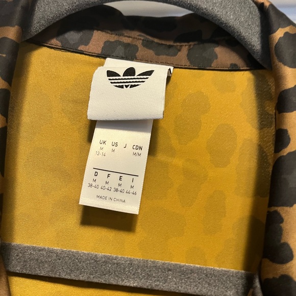 adidas women’s Leopard Print Short Sleeve Button Shirt - Brown/Black - Picture 3 of 3